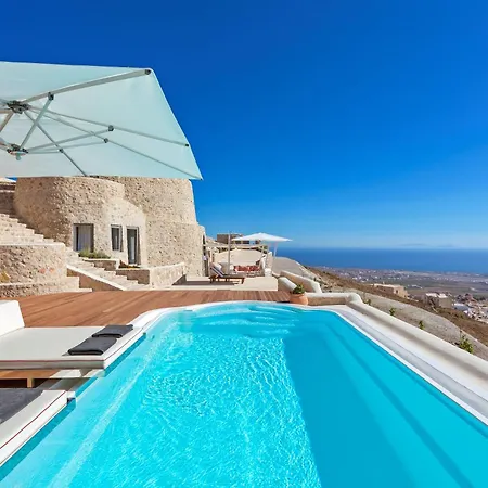 别墅 Elite Santorini 5 Bedroom Private Pool & Beautiful Sea Views Pýrgos