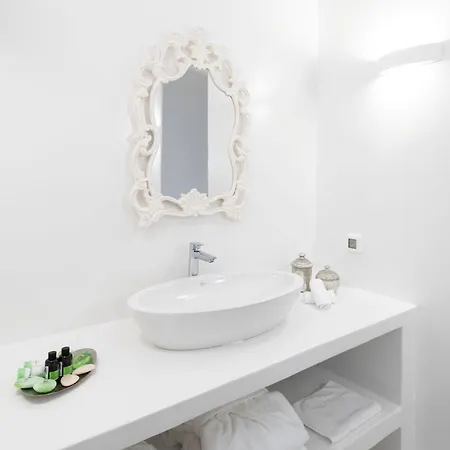 Elite Santorini 5 Bedroom Private Pool & Beautiful Sea Views 别墅