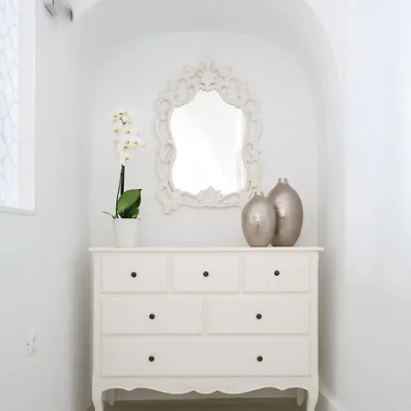 Elite Santorini 5 Bedroom Private Pool & Beautiful Sea Views *