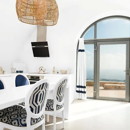 Elite Santorini 5 Bedroom Private Pool & Beautiful Sea Views * 피르고스