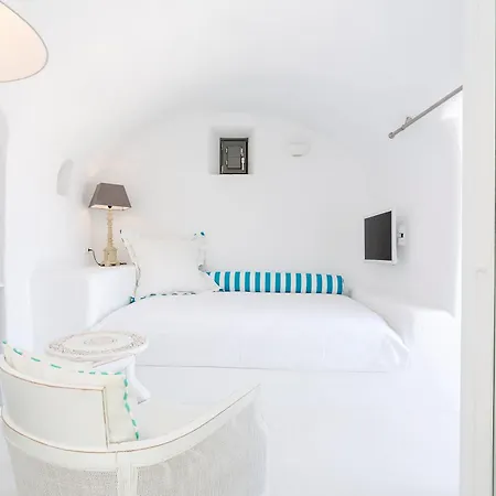 Elite Santorini 5 Bedroom Private Pool & Beautiful Sea Views *