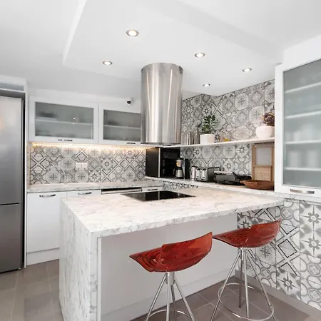 Elite Santorini 5 Bedroom Private Pool & Beautiful Sea Views 피르고스