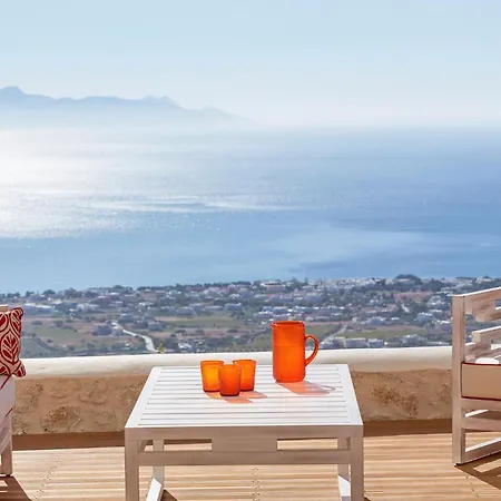 Elite Santorini 5 Bedroom Private Pool & Beautiful Sea Views * Pýrgos