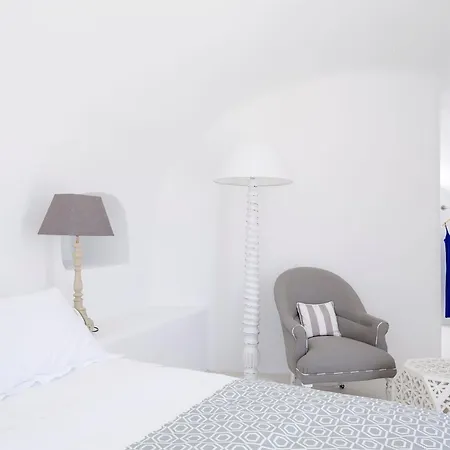 Villa Elite Santorini 5 Bedroom Private Pool & Beautiful Sea Views Pýrgos