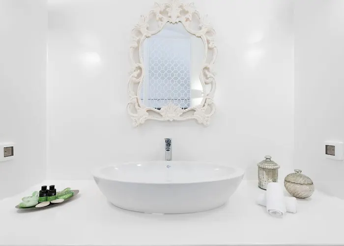 Elite Santorini 5 Bedroom Private Pool & Beautiful Sea Views