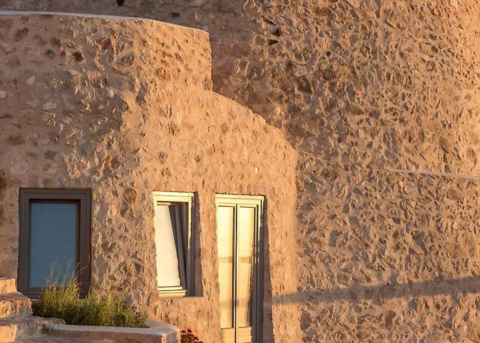 Elite Santorini 5 Bedroom Private Pool & Beautiful Sea Views *