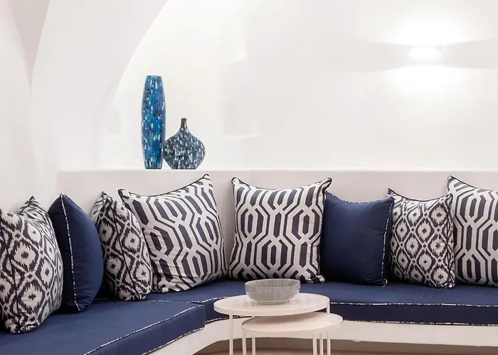 Elite Santorini 5 Bedroom Private Pool & Beautiful Sea Views Pýrgos