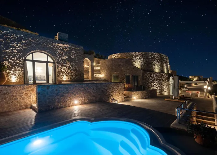 Elite Santorini 5 Bedroom Private Pool & Beautiful Sea Views *