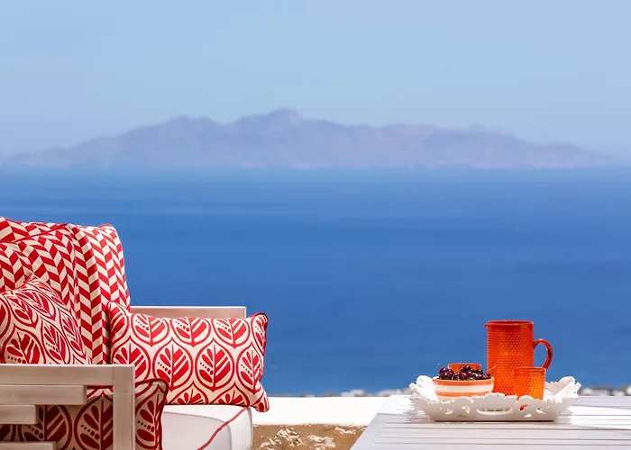 Elite Santorini 5 Bedroom Private Pool & Beautiful Sea Views *