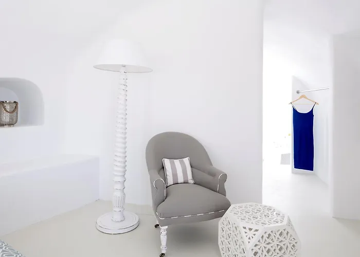 Elite Santorini 5 Bedroom Private Pool & Beautiful Sea Views Villa *