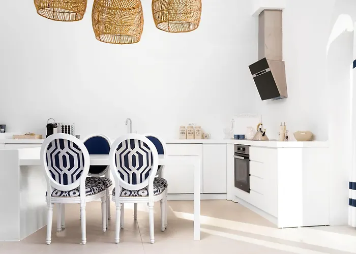 Elite Santorini 5 Bedroom Private Pool & Beautiful Sea Views *