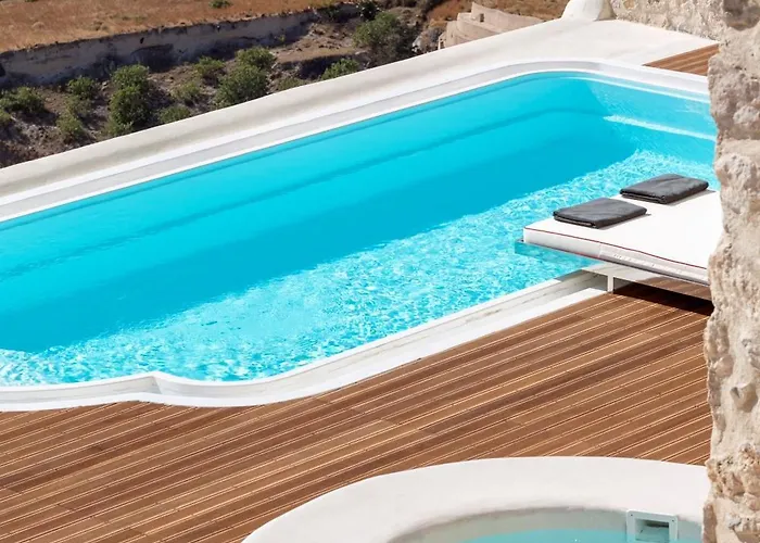Elite Santorini 5 Bedroom Private Pool & Beautiful Sea Views Pýrgos
