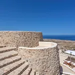 Elite Santorini 5 Bedroom Private Pool & Beautiful Sea Views *