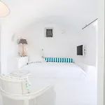Elite Santorini 5 Bedroom Private Pool & Beautiful Sea Views *