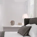 Villa Elite Santorini 5 Bedroom Private Pool & Beautiful Sea Views *