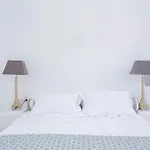 Elite Santorini 5 Bedroom Private Pool & Beautiful Sea Views Pýrgos