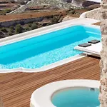 Elite Santorini 5 Bedroom Private Pool & Beautiful Sea Views Pýrgos