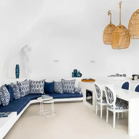 Elite Santorini 5 Bedroom Private Pool & Beautiful Sea Views Vila *