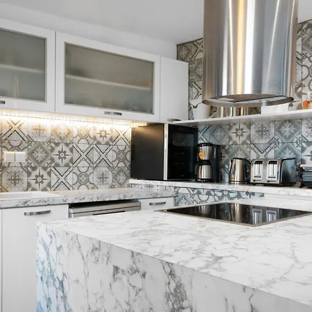 Elite Santorini 5 Bedroom Private Pool & Beautiful Sea Views Villa