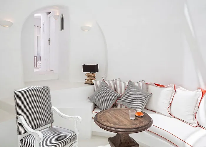 Elite Santorini 5 Bedroom Private Pool & Beautiful Sea Views Vila Pýrgos