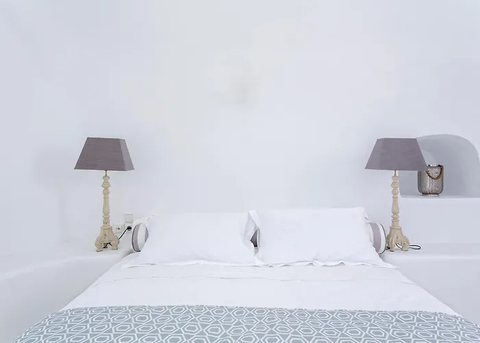 Elite Santorini 5 Bedroom Private Pool & Beautiful Sea Views Пиргос